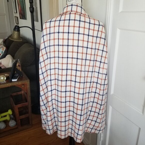 Country Place Vintage Plaid Lined Cape - Picture 7 of 13